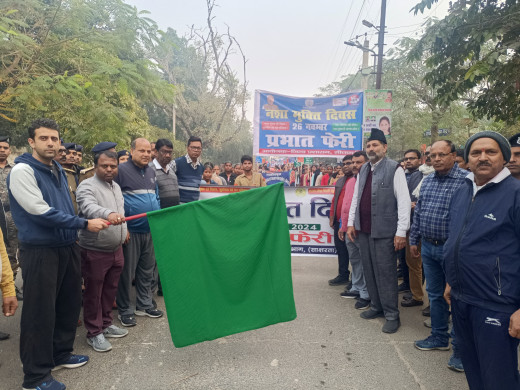 नशा मुक्ति दिवस पर सीतामढ़ी में स्कूली बच्चों द्वारा प्रभात फेरी का आयोजन