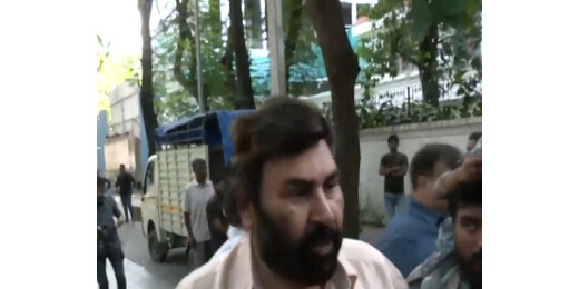 अस्पताल से छुट्टी मिलने के बाद धर्मेंद्र से मिलने पहुंचे गुड्डू धनोआ, कहा– अब वे पहले से काफी बेहतर हैं