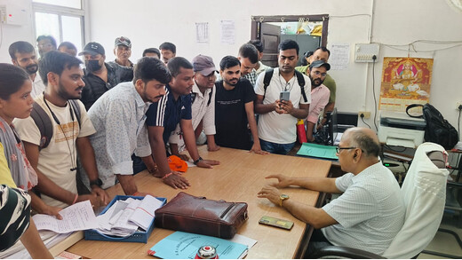 बीएड परिणाम में देरी पर छात्रों का प्रदर्शन, TRE-4 से पहले रिजल्ट जारी करने की मांग
