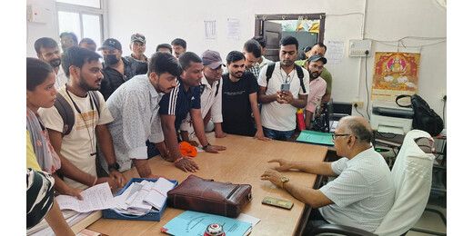बीएड परिणाम में देरी पर छात्रों का प्रदर्शन, TRE-4 से पहले रिजल्ट जारी करने की मांग