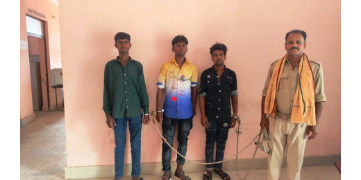 घोंघसा चेक पोस्ट से तीन पीने वाले गिरफ्तार