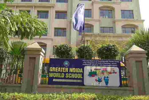 ग्रेटर नोएडा वर्ल्ड स्कूल का सीबीएसई 12वीं परिणाम शानदार, एंजेल शर्मा बनीं टॉपर
