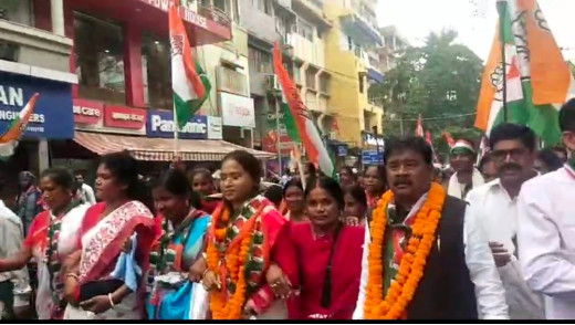 कांग्रेस प्रत्याशी शिल्पी नेहा तिर्की के नामांकन में उमड़ा समर्थकों का जनसैलाब