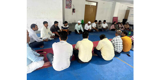 मानदेय बढ़ोतरी की मांग पर कार्यपालक सहायक का काला बिल्ला लगाकर विरोध, हड़ताल की चेतावनी