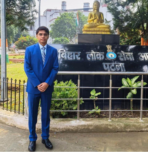 बीपीएससी परीक्षा पास कर वित्त पदाधिकारी बने निशांत, गांव में बधाईयों का तांता