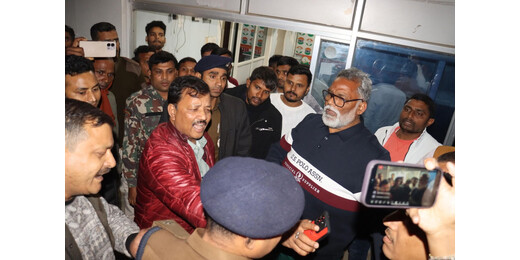 पटना पुलिस की रात में कार्यवाही से सियासी हलचल, पूर्णिया सांसद पप्पू यादव को गिरफ्तार करने पहुंची पुलिस