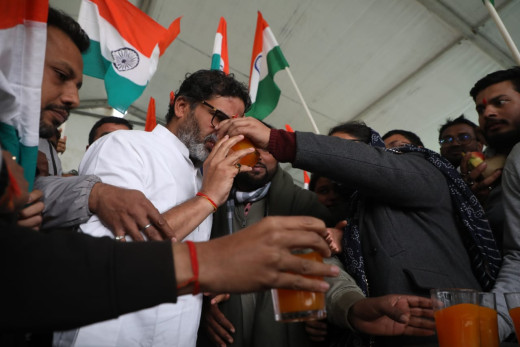 प्रशांत किशोर ने 14वें दिन BPSC अभ्यर्थियों के हाथों तोड़ा अनशन