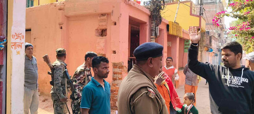 मंदिर की दीवार क्षतिग्रस्त करने और पुजारी से मारपीट का मामला, जांच में जुटी पुलिस