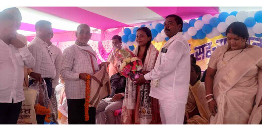 प्रिया कुमारी को भावभीनी विदाई, श्रवण कुमार पाण्डेय ने संभाली चानन बीडीओ की जिम्मेदारी