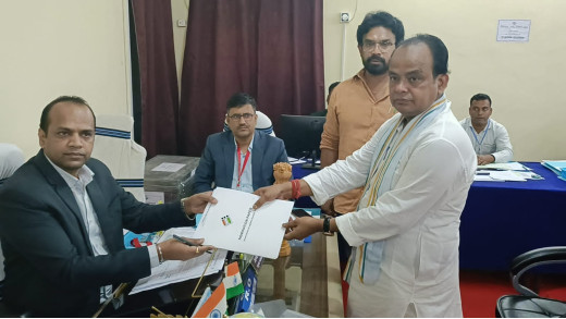 महागठबंधन के प्रत्याशी डॉ. इरफान अंसारी ने किया नामांकन