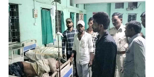 कार व बाइक में टक्कर, 6 घायल