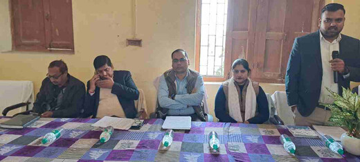 पंचायत योजनाओं और जनहित मुद्दों पर अनुमंडल पदाधिकारी ने की मासिक समीक्षा बैठक 