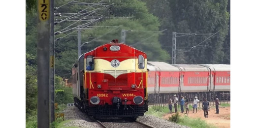 दीपावली और छठ पूजा के अवसर पर यात्रियों के लिए विशेष ट्रेनों का परिचालन