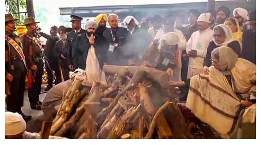 आर्थिक सुधारों के जनक पूर्व प्रधानमंत्री मनमोहन सिंह को अंतिम विदाई