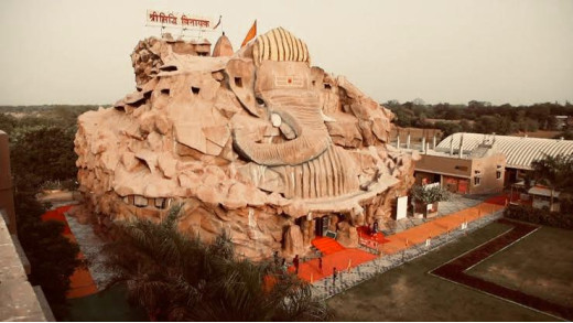 सिद्धिविनायक मंदिर ने लागू हुआ ड्रेस कोड, अनुचित कपड़े पहनने वालों को नहीं मिलेगा दर्शन