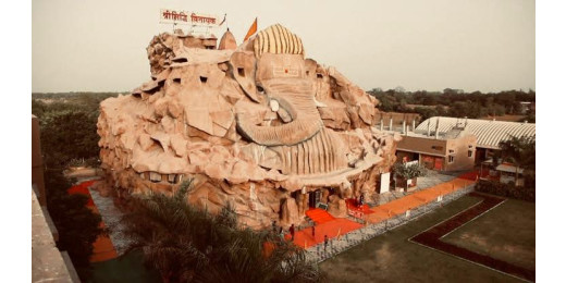सिद्धिविनायक मंदिर ने लागू हुआ ड्रेस कोड, अनुचित कपड़े पहनने वालों को नहीं मिलेगा दर्शन
