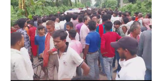 तेज रफ्तार ट्रक ने तीन किशोर को कुचला, दो की मौत, तीसरे की हालत गंभीर