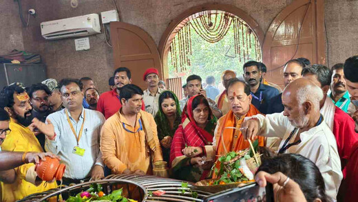 सावन की अंतिम सोमवारी पर शिवभक्ति का जनसैलाब, अशोकधाम में डिप्टी सीएम ने की पूजा-अर्चना