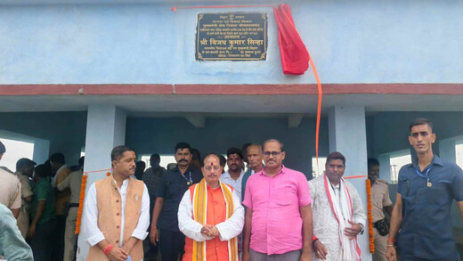 कांवरियों के विश्राम के लिए अशोक धाम में नया यात्री शेड, ग्रामीणों को मिली पक्की सड़क की सौगात
