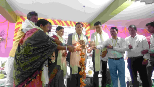 526 बीपीएससी शिक्षक अभ्यर्थियों को जिलाधिकारी ने सौंपा नियुक्ति पत्र