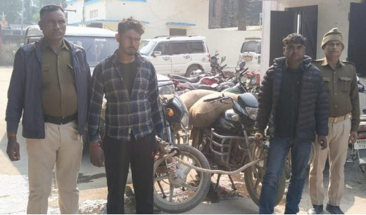 35,000 रुपये का इनामी अपराधी 320 बोतल शराब के साथ गिरफ्तार 