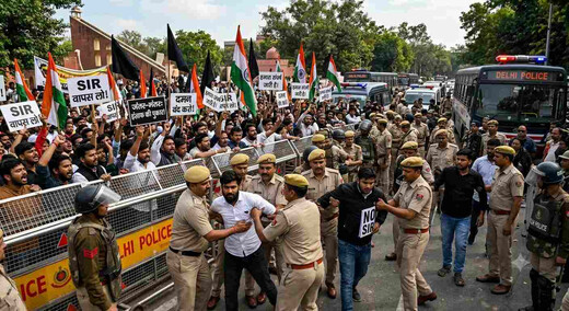 SIR को लेकर दिल्ली में प्रदर्शन, जंतर-मंतर पर कई प्रदर्शनकारी हिरासत में