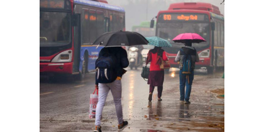 दिल्ली में बारिश ने तोड़ा 15 साल का रिकॉर्ड, भारी बारिश के अलर्ट जारी
