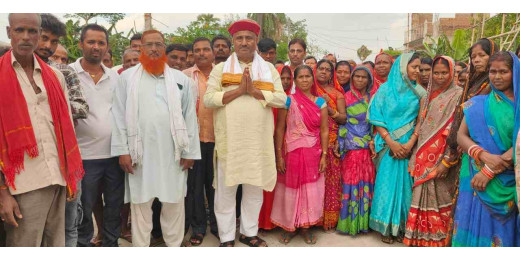 मड़वन प्रखंड में पूर्व मंत्री अजीत कुमार ने किया जनसंवाद, ग्रामीणों ने उठाई पेयजल व विद्युत समस्याएं