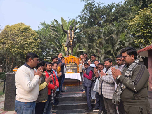 भाजपा ने जॉर्ज फर्नांडीस को अर्पित की श्रद्धांजलि 