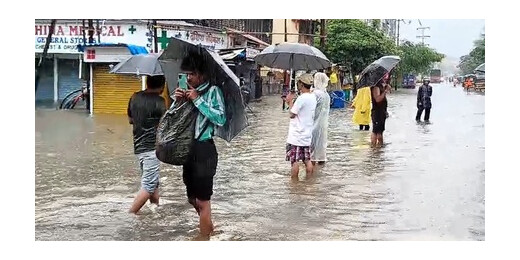 मुंबई में लगातार बारिश के चलते सरकारी कार्यालय बंद, निजी कंपनियों को वर्क-फ्रॉम-होम की सलाह