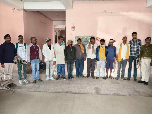 शराब माफिया पर पुलिस का शिकंजा, एक ही दिन में 11 की गिरफ्तारी