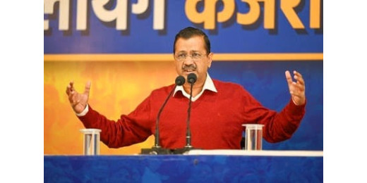 यमुना में जहर मिलाने के बयान पर घिरे केजरीवाल, चुनाव आयोग ने मांगे ठोस सबूत