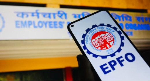 ईपीएफओ का बड़ा बदलाव, आधार से जुड़ेगा पीएफ खाता, पढ़ें पूरी जानकारी