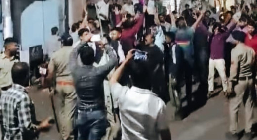 चैंपियंस ट्रॉफी में भारत की जीत के बाद बिगड़ा माहौल, जश्न के दौरान भिड़े दो गुट