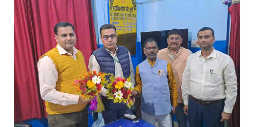 नगर परिषद लखीसराय को मिला नया ईओ, प्रभात रंजन ने संभाला कार्यभार