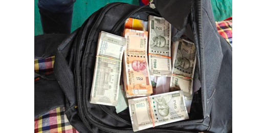 वाहन चेकिंग के दौरान पुलिस ने क्रेटा कार से जब्त किए 2.25 लाख रुपये