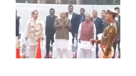 महात्मा गांधी की पुण्यतिथि पर ताली बजाने लगे नीतीश कुमार, सोशल मीडिया पर वीडियो वायरल