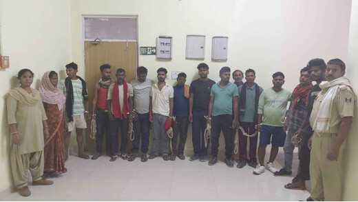 शराब के खिलाफ बड़ी छापेमारी, अवैध चुलाई शराब के साथ 14 लोग गिरफ्तार 