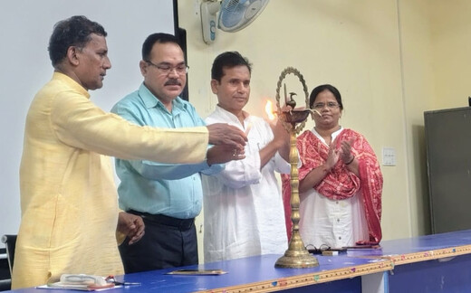 महात्मा गांधी के जीवन और दर्शन पर आरडीएस कॉलेज में मंथन, शिक्षकों-छात्रों ने रखे विचार