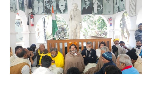 चुनावी हार के बाद आत्ममंथन मोड में पीके, गांधी आश्रम में रखा मौन व्रत