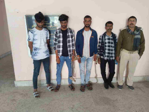 अवैध शराब की खेप जब्त, 4 गिरफ्तार
