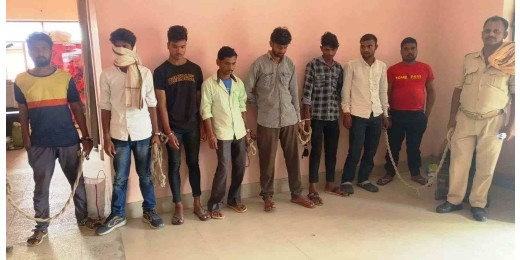 अवैध शराब मामले में दो धंधेबाज सहित 8 गिरफ्तार, एक फरार