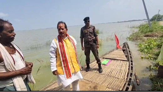 बाढ़ के बीच टाल क्षेत्र पहुंचे विजय सिन्हा, फसल नुकसान पर किसानों को राहत का आश्वासन