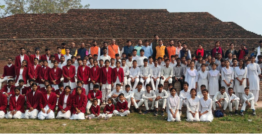 सरस्वती विद्या मंदिर के छात्रों ने नालंदा विश्वविद्यालय का किया शैक्षणिक भ्रमण