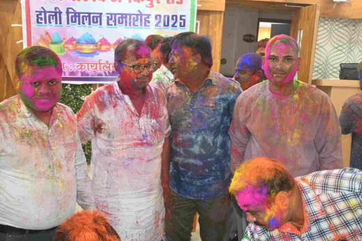 पुपरी नगर परिषद में होली मिलन समारोह का आयोजन, सौहार्दपूर्ण पर्व मनाने की अपील