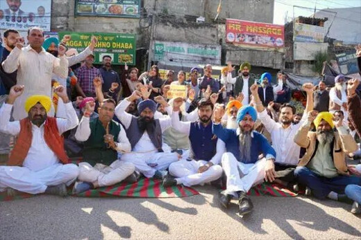 दलित अपमान के खिलाफ सड़कों पर उतरी AAP : बाजवा की टिप्पणी से पंजाब में सियासी तूफान