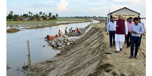 बिहार में गंडक का जलस्तर घटा, बाढ़ प्रबंधन में लापरवाही पर सात इंजीनियर निलंबित