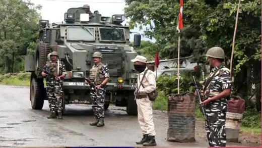 मणिपुर : सुरक्षा बलों ने पांच उग्रवादियों को किया गिरफ्तार, हथियार और रेडियो सेट बरामद