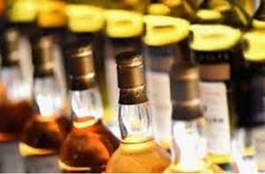बिहार : शराब माफियाओं की शामत, पुलिस ने की लाखों की शराब जब्त 
