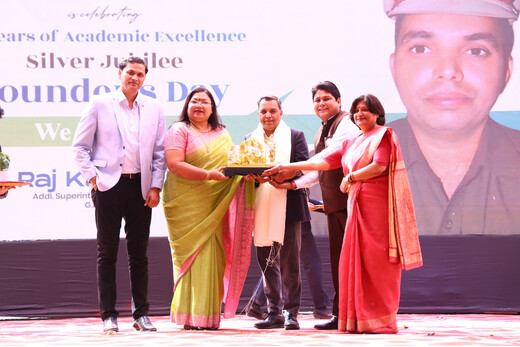 ग्रेटर नोएडा में सांस्कृतिक उत्सव की धूम, जीएनआईओटी समारोह में नृत्य और क्विज प्रतियोगिताएँ आकर्षण